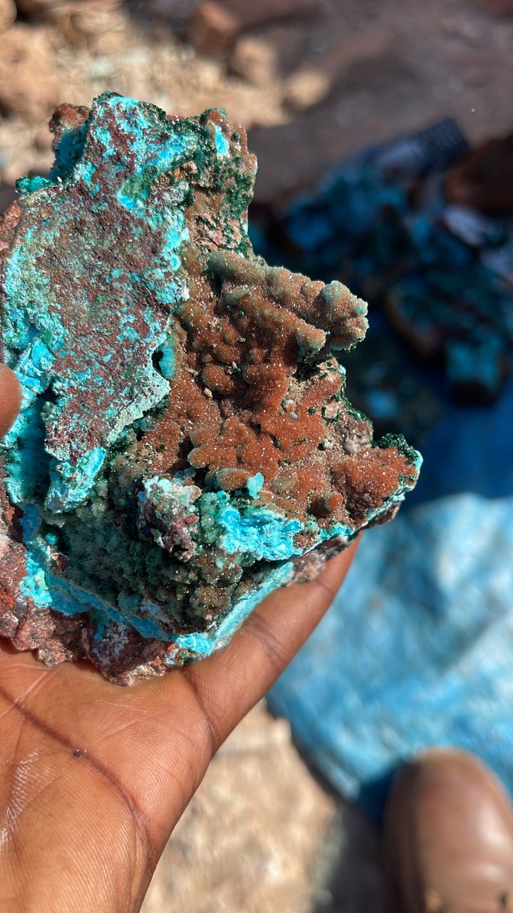 Druzy QUARTZ on Chrysocolla and malachite. Tenke Katanga D R Congo 🇨🇩.